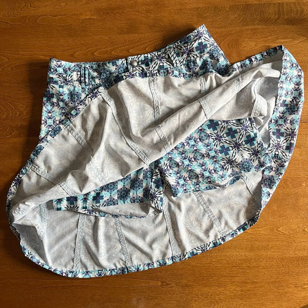 Athleta geo pattern twirl skort stains 6 - Picture 5 of 16